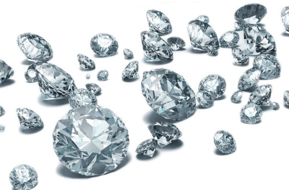 Have you ever wondered how to choose a diamond? Houston Speaks has the inside information.
